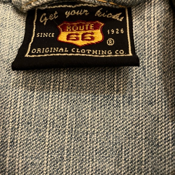 Jean jacket with embroidery - Picture 5 of 8